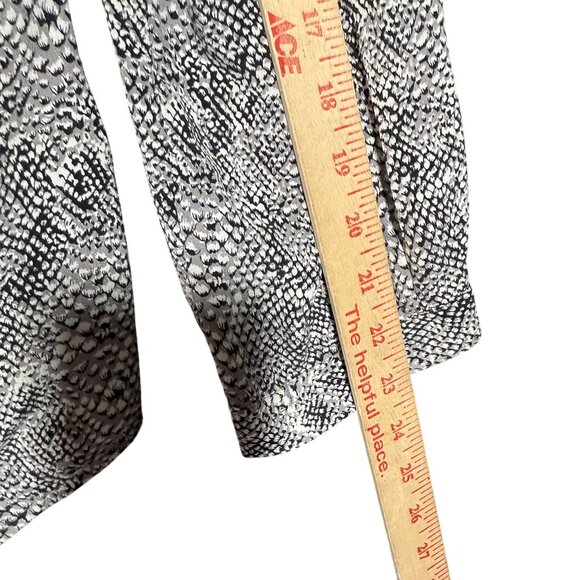 Joie 100% Silk Snakeskin Print Python Blouse Top Women's Medium Gray Black - Picture 7 of 10